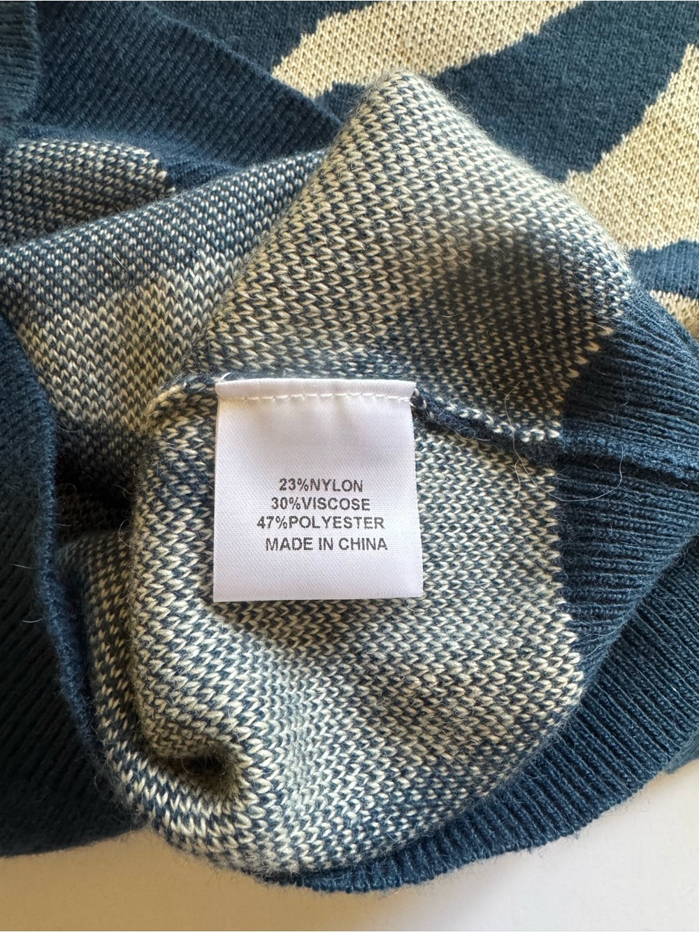 AZI Blue Beige Abstract Sweater Small Soft Cozy Knit Pullover Boutique - Picture 8 of 8